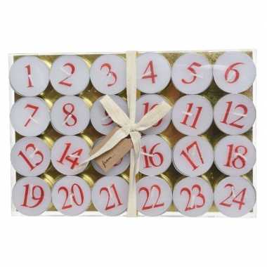 Adventskalender theelichtjes rood